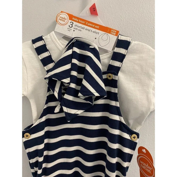 BABY BOYS 3 PIECE SET - 18 MONTHS -1 BIB. 1 SHIRT. 1 SHORTALL. SNAPS AT BOTTOM. - Picture 2 of 4